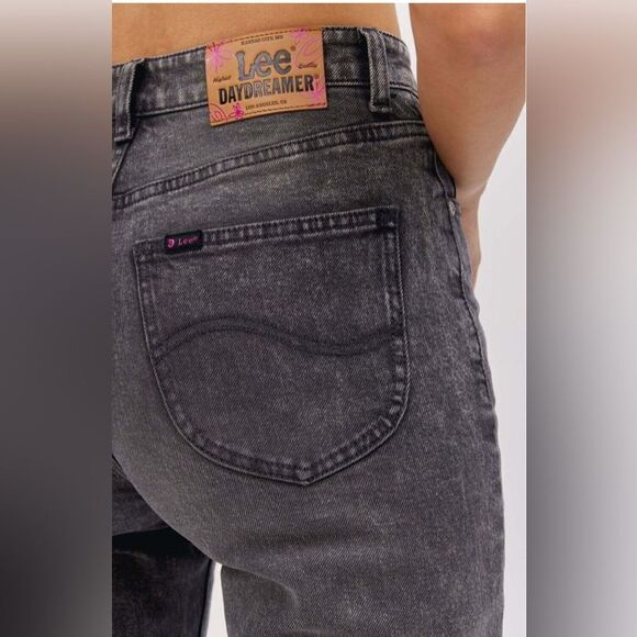 Lee x Daydreamer Women's High Rise 90’s Straight leg Jeans in washed black. 30 - Picture 3 of 11